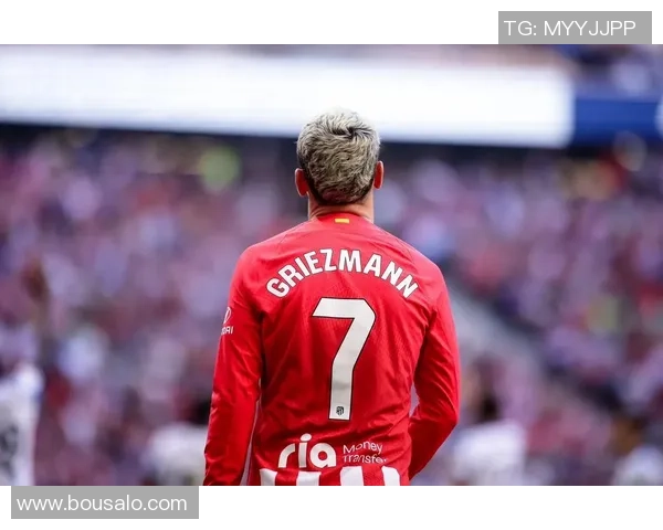 足球明星背影照片展现他们的独特魅力与奋斗历程的瞬间回顾